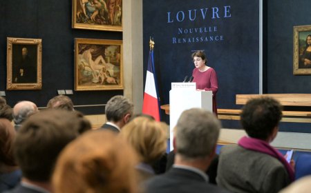 Directeur Louvre stapt op na juwelenroof en ander negatief nieuws