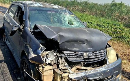 Kettingbotsing met 3 auto’s op Oost-Westverbinding Coronie door rookontwikkeling