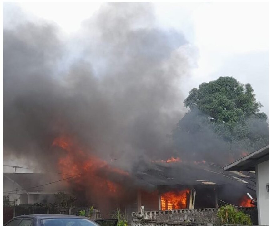 Woning aan de Emile Mijnzakstraat volledig afgebrand