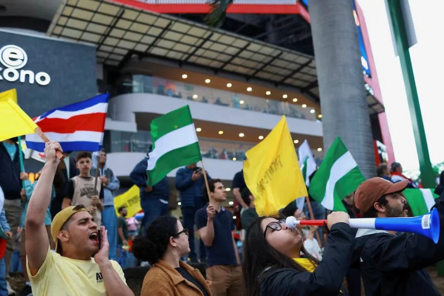 Costa Ricanen naar de stembus