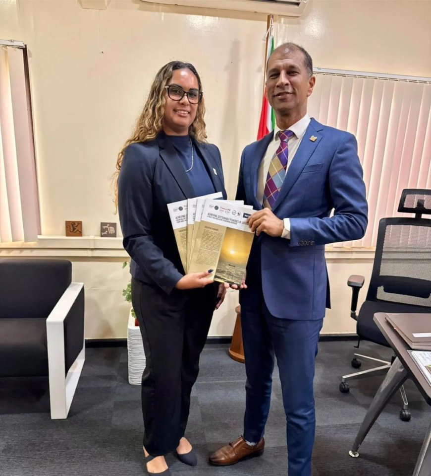 WWF overhandigt beleidsadviezen aan ministerie van Olie, Gas en Milieu