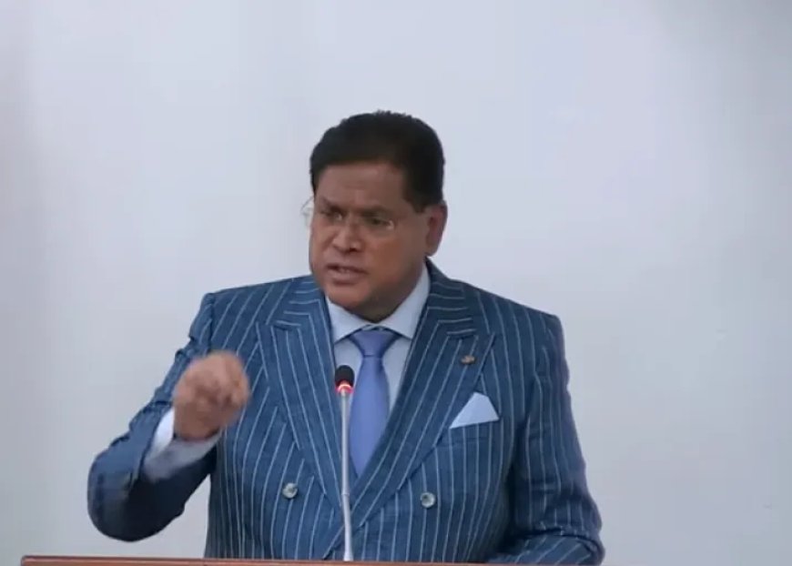 Santokhi ontkent: Geen instructies aan procureur-generaal gegeven