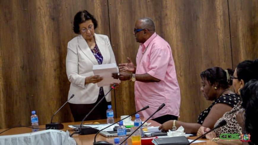 President en onderwijsbonden buigen zich over knelpunten en toekomst sector