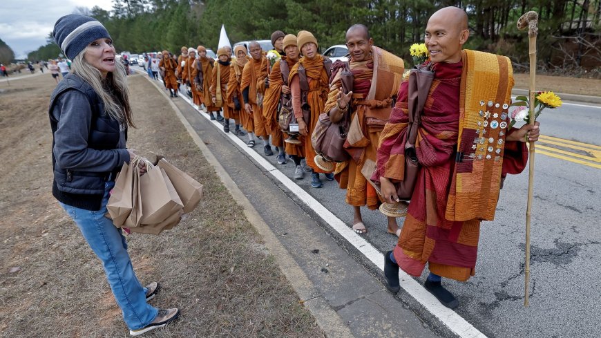 Boeddhistische monniken bereiken Washington na vredesmars van 3.700 kilometer