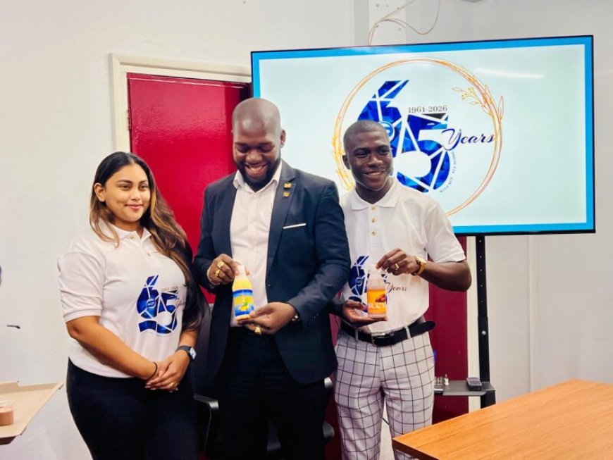 Zelfverheerlijking directeur Melkcentrale van zeer korte duur