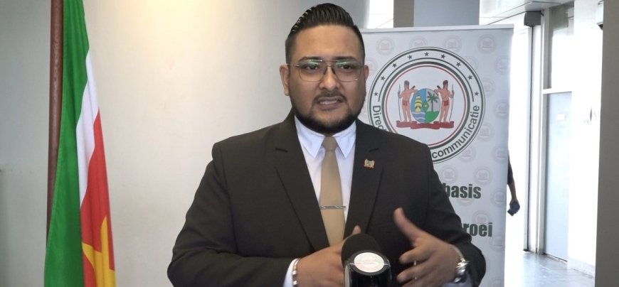 Ramsaran kondigt dialoog aan met illegale goudzoekers in mijngebied Zijin