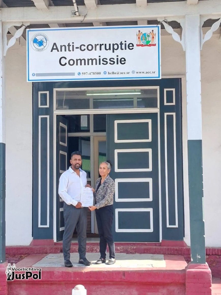 Minister Monorath dient inkomens- en vermogensverklaring in bij Anti-Corruptie Commissie