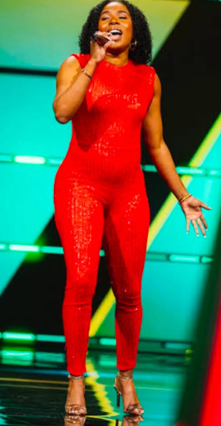 Danitsia Sahadewsing naar volgende ronde ‘The Voice of Holland’