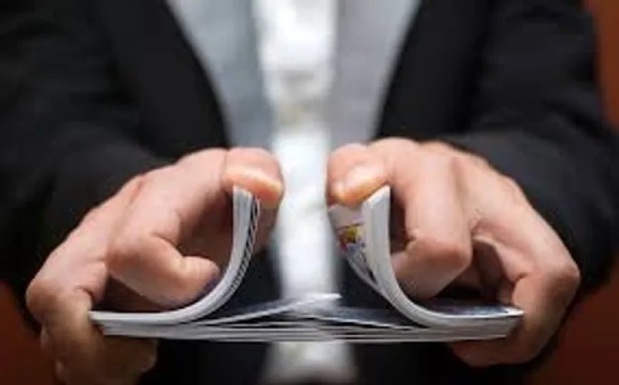 Nu al geruchten over reshuffelingen na 7 maanden regering Simons-Rusland