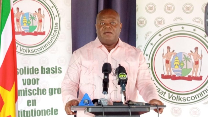 Bee: “Niemand mag meer verdienen dan de president”