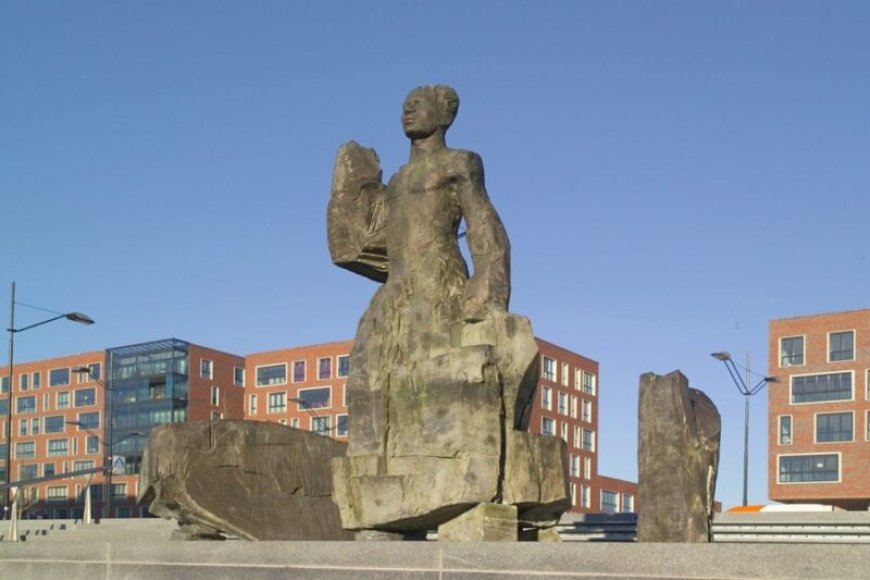 Beeld Anton de Kom houdt gemoederen in Amsterdam bezig