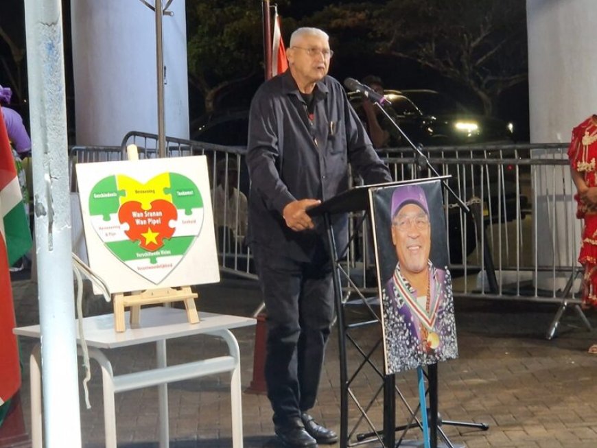 Ramon Abrahams bij herdenking revolutie: ’25 februari mag en kan nooit vergeten worden’