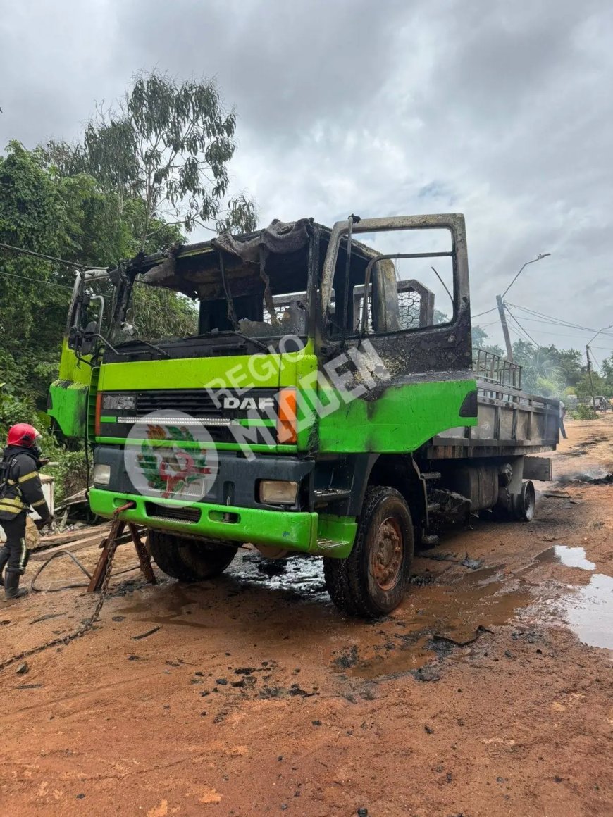 Geparkeerde truck vliegt in brand aan Sir Winston Churchillweg