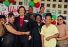 President Simons feliciteert Surinaamse vrouwen met Internationale Vrouwendag