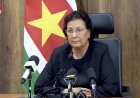 President feliciteert Surinaamse vrouw in verband metInternationale Vrouwendag