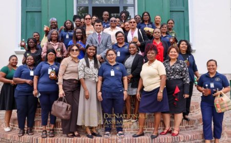 Adhin: ‘Rechtvaardige samenleving kan niet zonder de kracht van vrouwen’