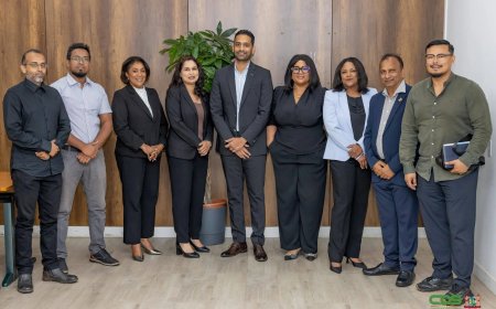 President Simons bespreekt wereldcrisis met Surinaams bedrijfsleven