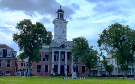 Torengebouw binnenstad Paramaribo krijgt nieuwe toekomst: renovatie van US$ 2 miljoen van sta