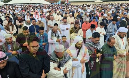 Honderden gelovigen sluiten Ramadan af met gezamenlijk Idul-gebed