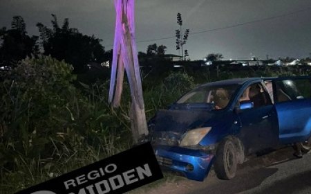 Automobilist botst tegen EBS-mast na uitwijkmanoeuvre voor E-bike