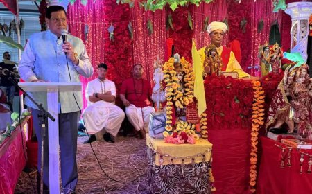 Santokhi bezoekt mandirs tijdens Navratri