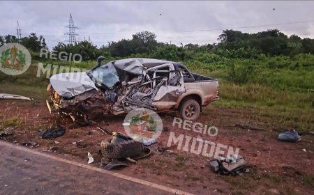 Zware aanrijding tankwagen en pick-up op Avobakaweg: 2 zwaargewonden