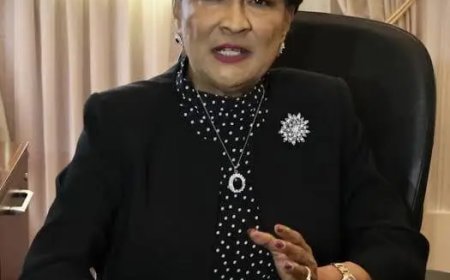 Kamla Persad-Bissessar betuigt medeleven bij overlijden Santokhi