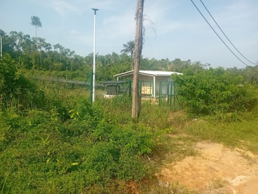 Zonne-energie centrales Boven-Suriname staan er verwaarloosd bij