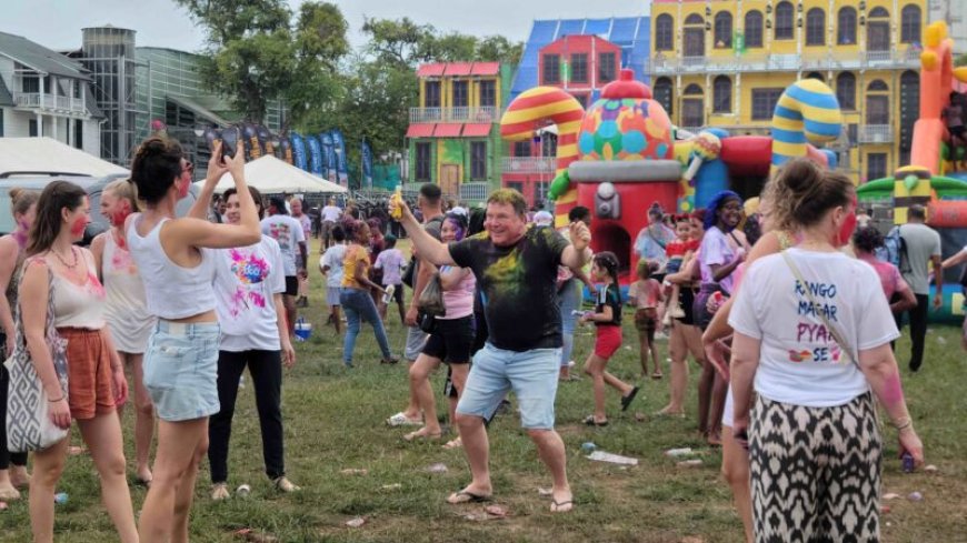 Phagwa-feest: ‘Een nieuw begin’