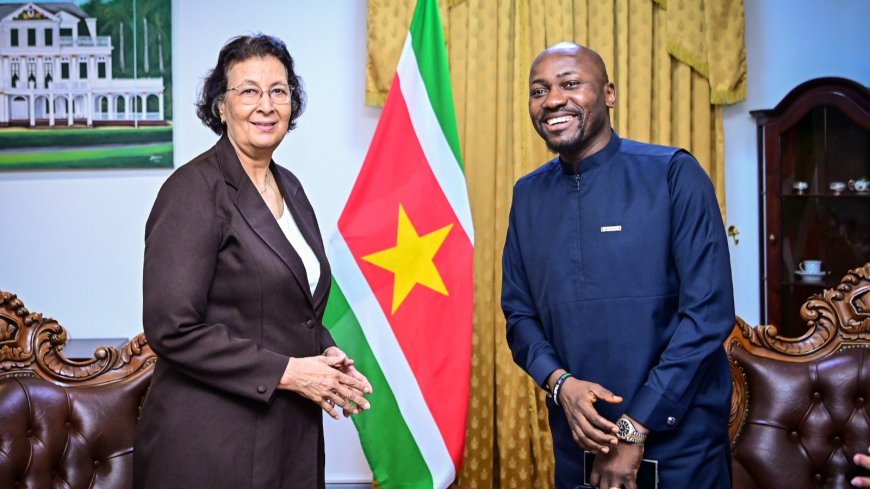 Religieuze leider uit Nigeria roept Surinamers op hun president te steunen