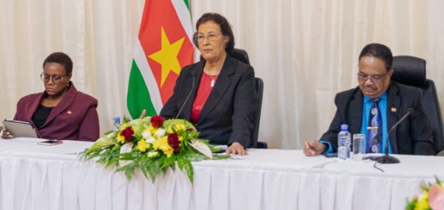 President Simons wil einde gebrek aan transparantie staatsbedrijven