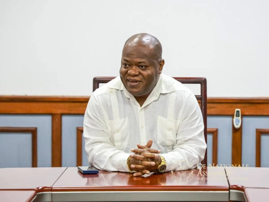 Minister Bee roept ambtenaren BiZa op voor correcties in mogelijke stagnatie rechtspositie