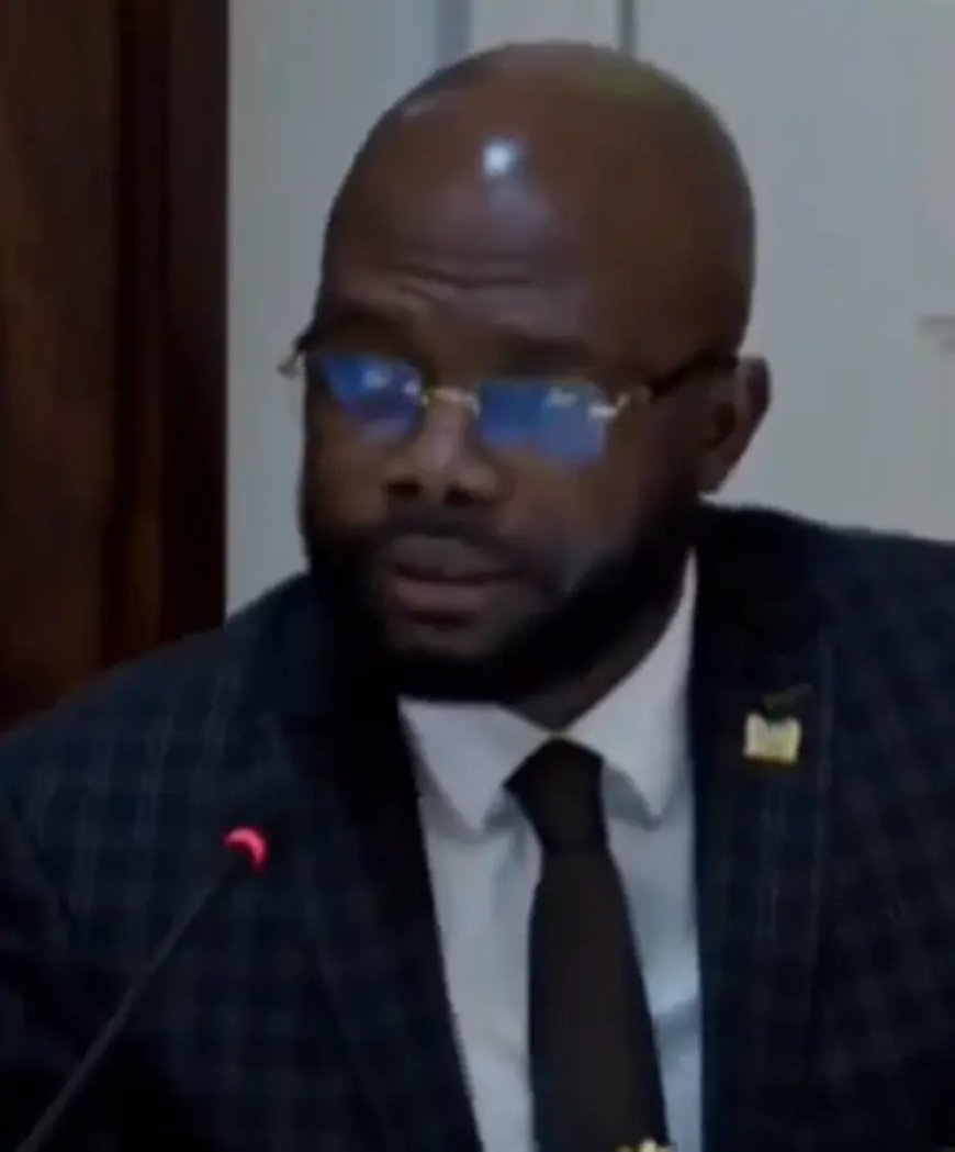 Minister Misiekaba wacht op bevindingen intern onderzoek in kwestie SZF