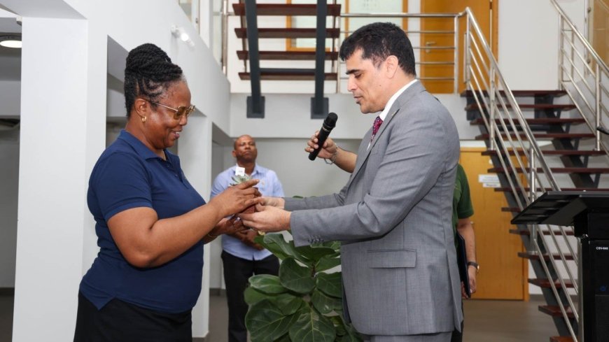 Parlementsvoorzitter Adhin benadrukt groeiende rol van vrouwen in politiek