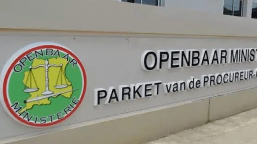 Openbaar Ministerie wil vervolging drie oud-ministers: Somohardjo tast in het duister