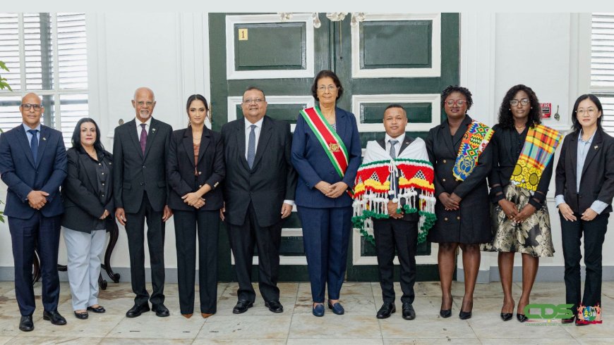 Eerste lichting Surinaamse ambassadeurs onder president Simons beëdigd