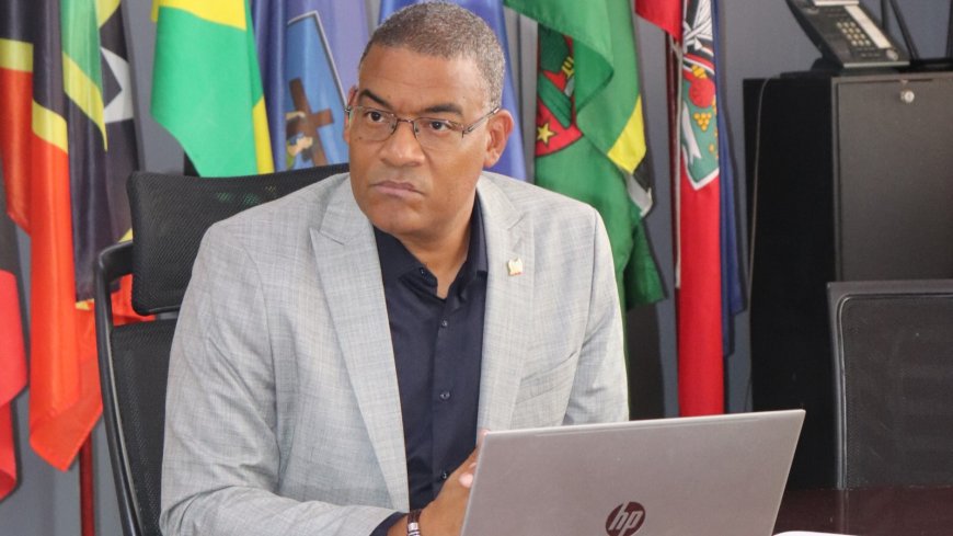 Minister Baasaron: voorlopig geen prijsstijgingen in winkels door oorlog