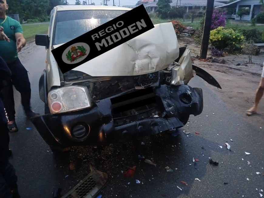 Inhaalmanoeuvre van twee auto’s leidt tot aanrijding drie voertuigen 