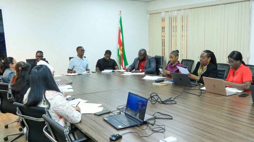 Binnenlandse Zaken wil hbo-opleiding voor ambtenaren versterken