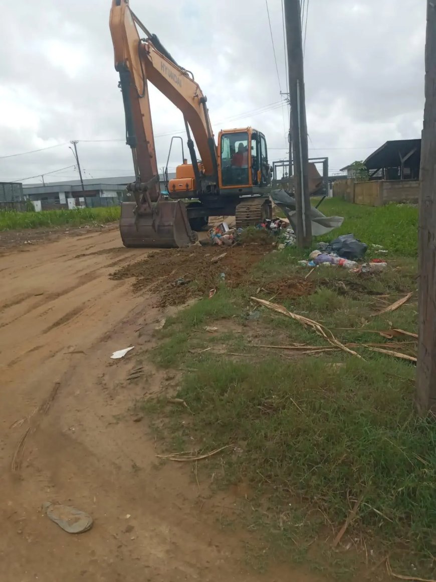 OGA ruimt illegale vuilstort langs Schmeltzweg op