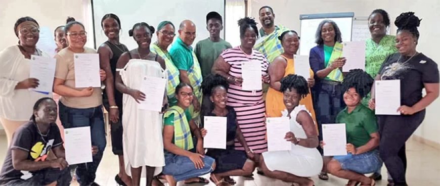 NPS traint leden in Albina in gemeenschapsmobilisatie en projectvaardigheden