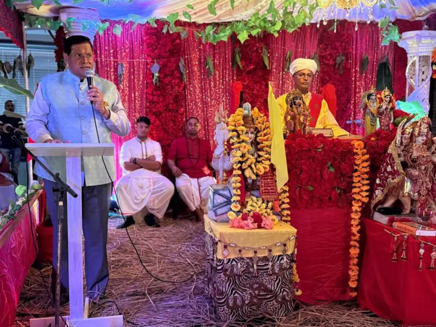 Santokhi bezoekt mandirs tijdens Navratri