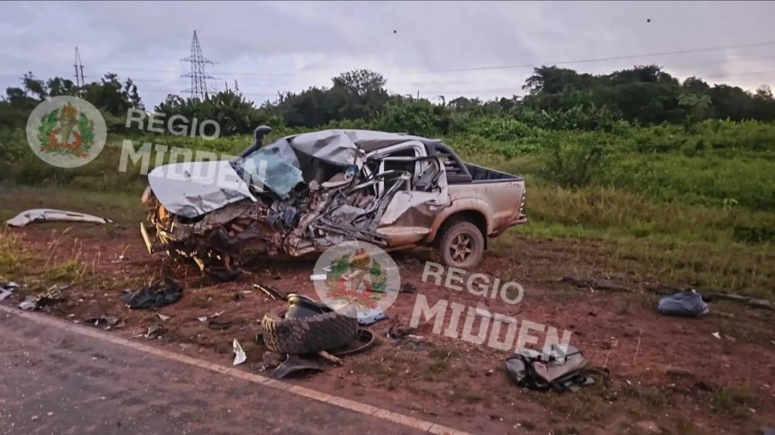Zware aanrijding tankwagen en pick-up op Avobakaweg: 2 zwaargewonden