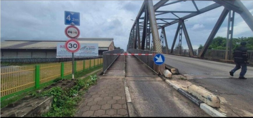 Bromfietspaden Saronbrug tijdelijk afgesloten wegens gladheid