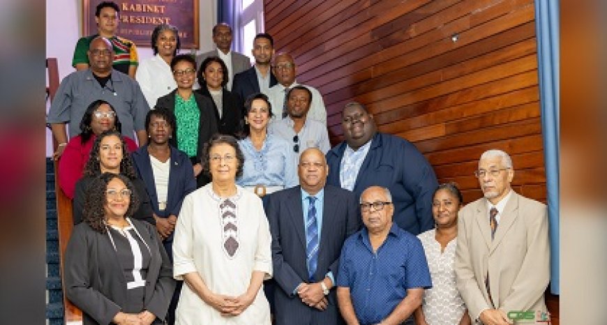 President installeert Sociaal Economische Raad