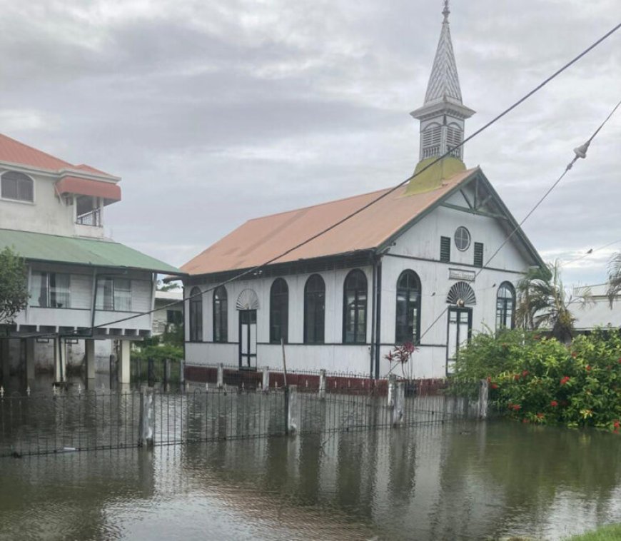 Nieuw-Nickerie getroffen door wateroverlast