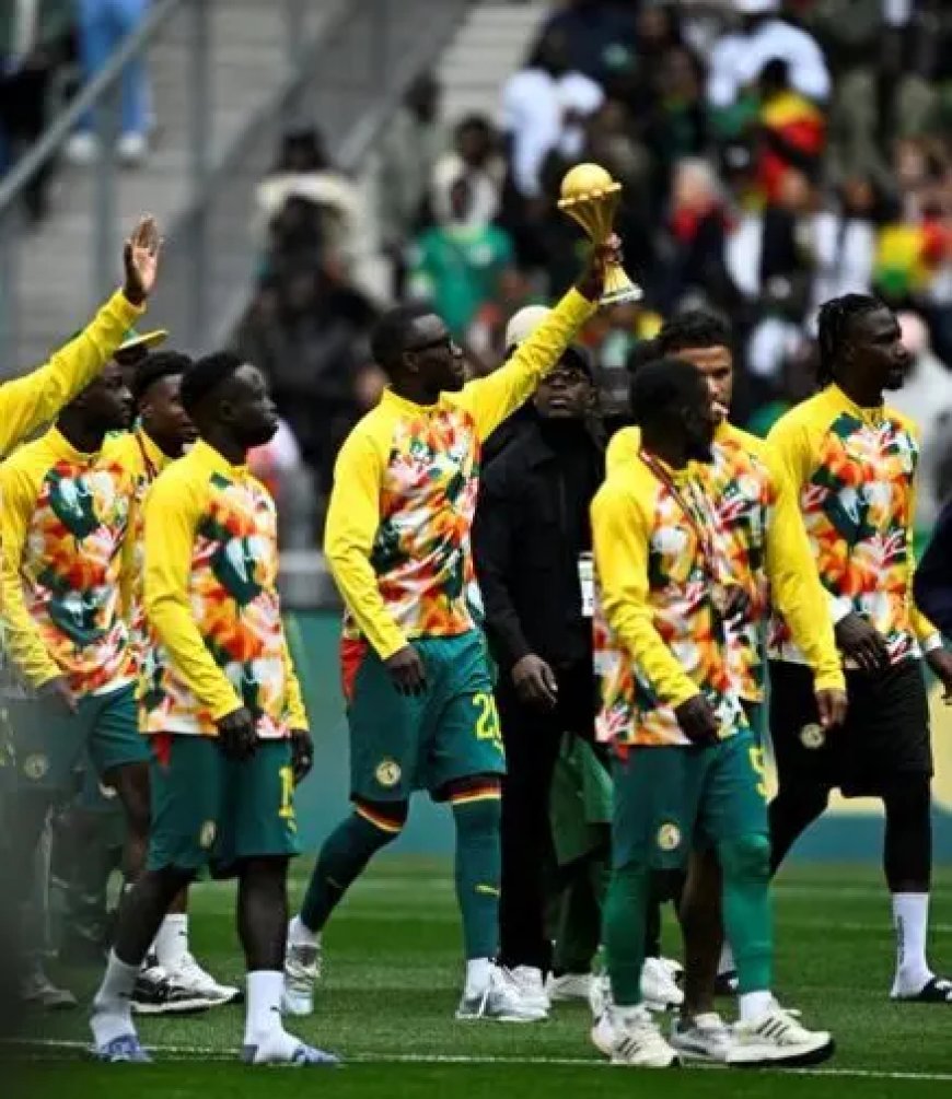 Senegal toont beker ondanks verlies titel