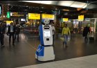 Robot als collega op luchthaven