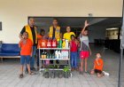 Lions Club Parwani plant fruitbomen bij Hubert Stichting