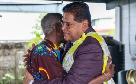 Okanisi gaanman Bono Velantie betuigt medeleven en eert nalatenschap Chan Santokhi